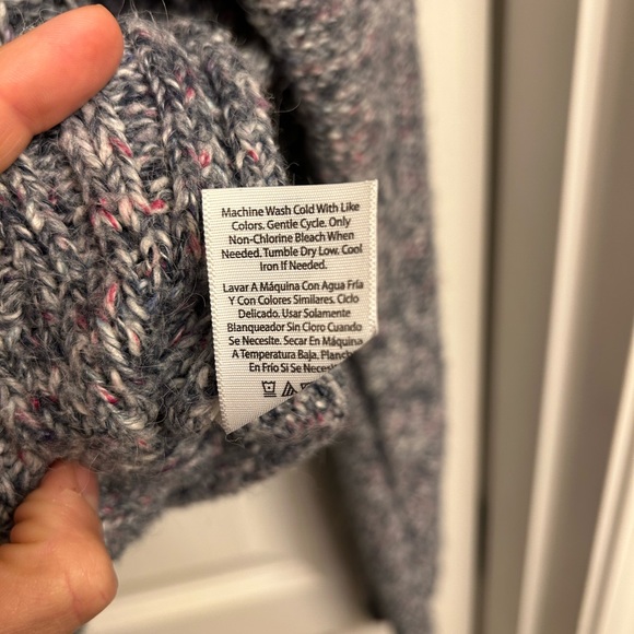 Ribbed sweater - Picture 6 of 8